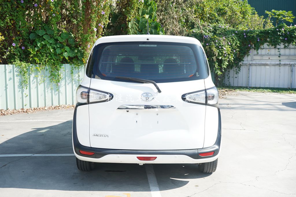 Toyota 2017 Sienta 5人座 1.8豪華4