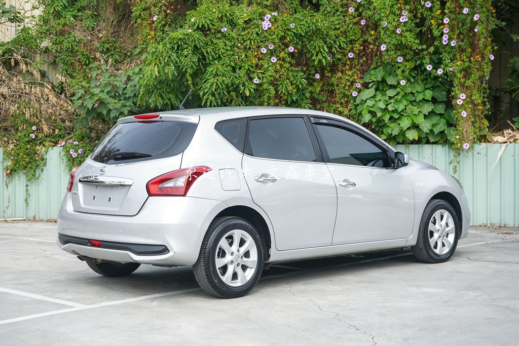 Nissan 2022 Tiida 5D 1.6豪華版4