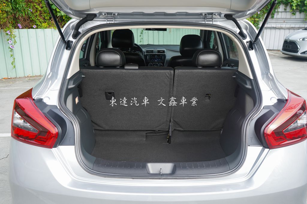 Nissan 2022 Tiida 5D 1.6豪華版8