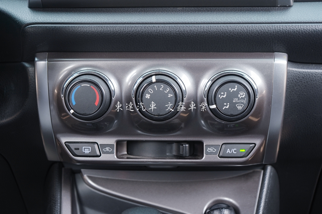 Toyota 2015 Yaris 1.5經典17