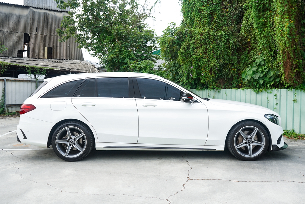 M-BENZ 2018年 C200 2.0 Sedan3