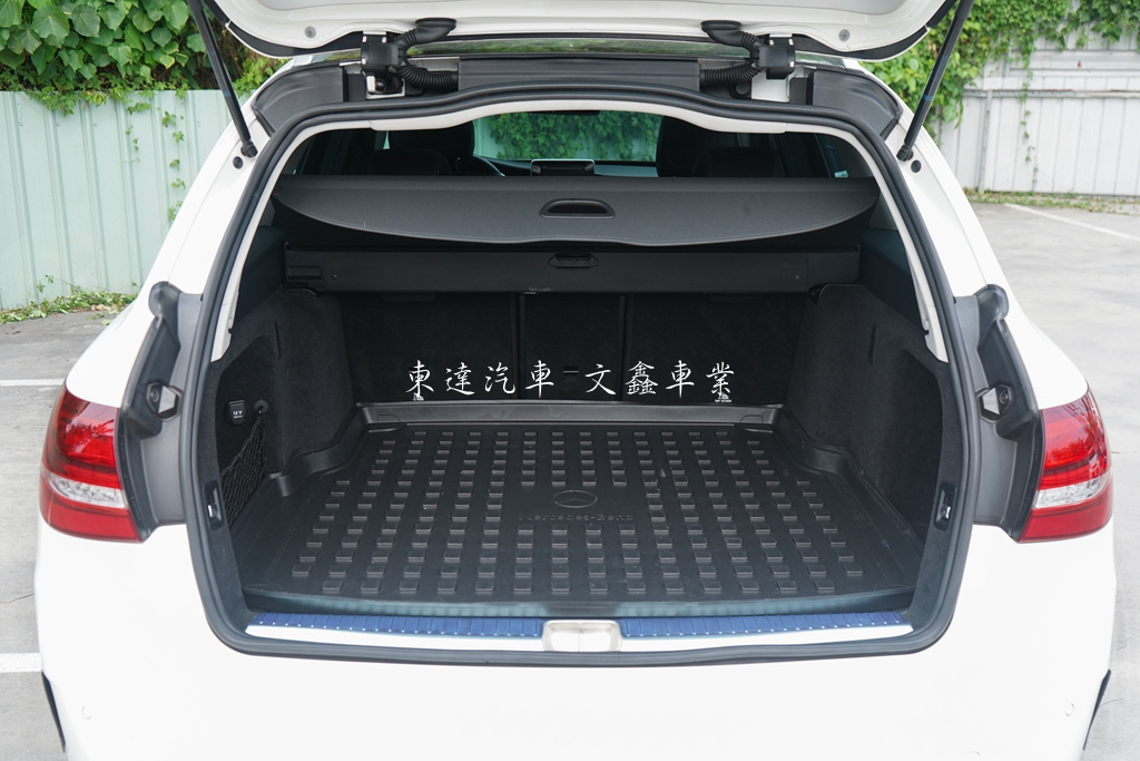 M-BENZ 2018年 C200 2.0 Sedan8