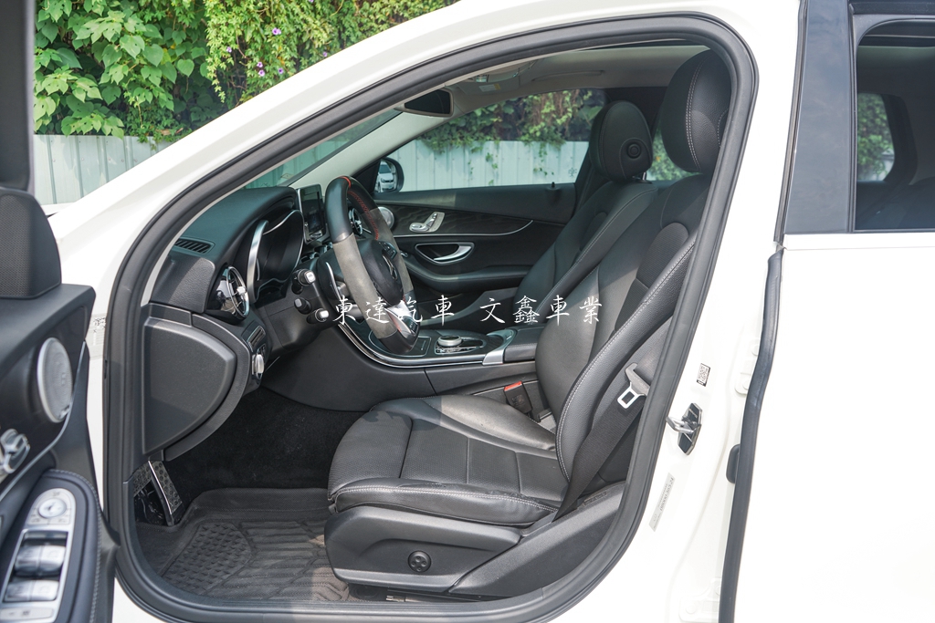 M-BENZ 2018年 C200 2.0 Sedan9