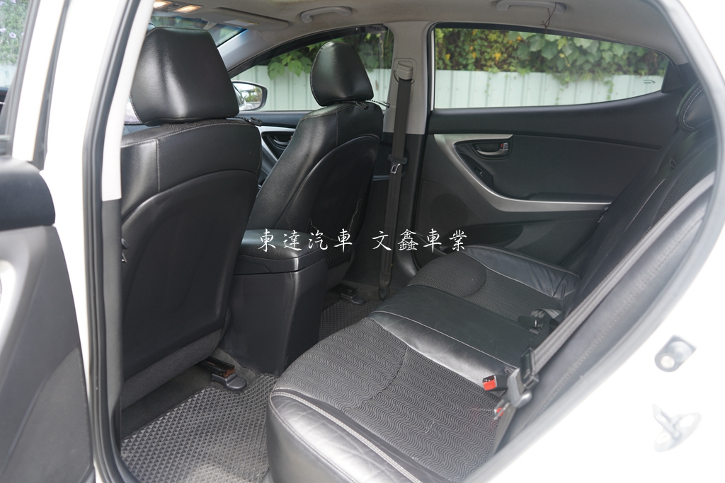 現代 2014 ELANTRA 1.8 GLS旗艦型11