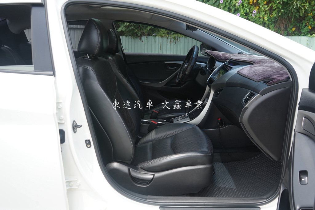 現代 2014 ELANTRA 1.8 GLS旗艦型13