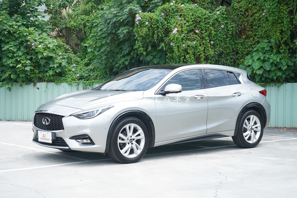 Infiniti 2018 Q30 1.6t風尚版0