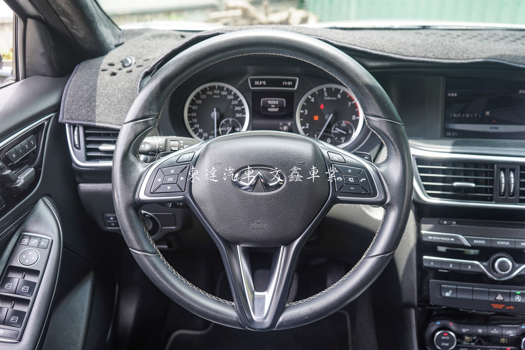Infiniti 2018 Q30 1.6t風尚版12