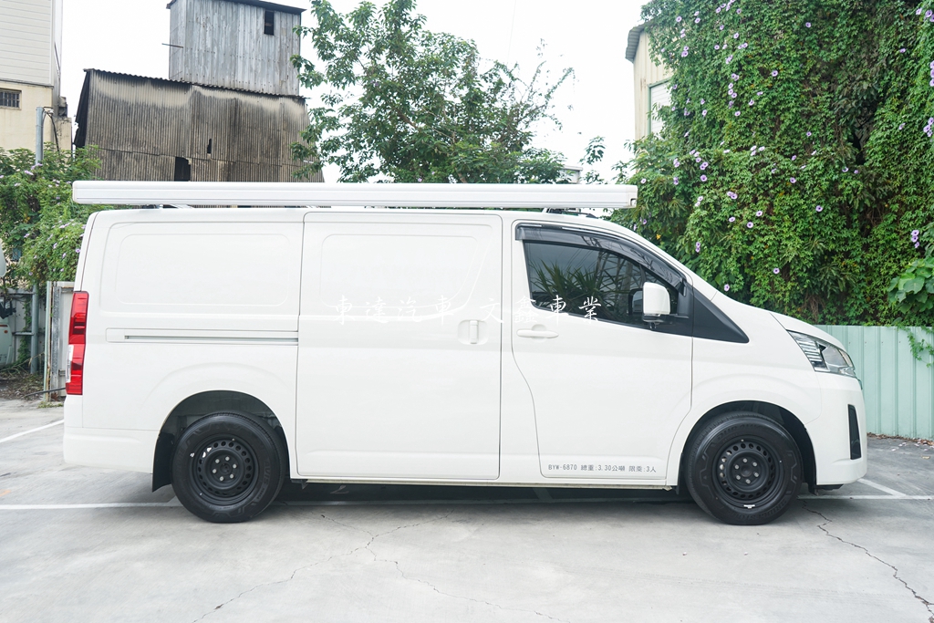 TOYOTA 2024 HIACE 2.8L3