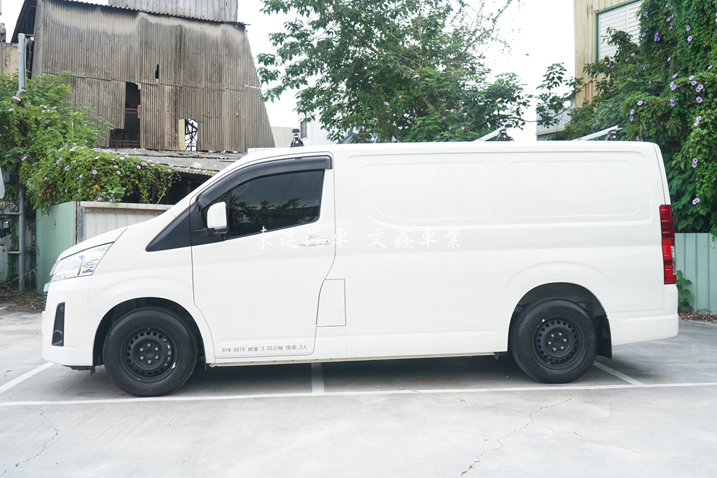 TOYOTA 2024 HIACE 2.8L7