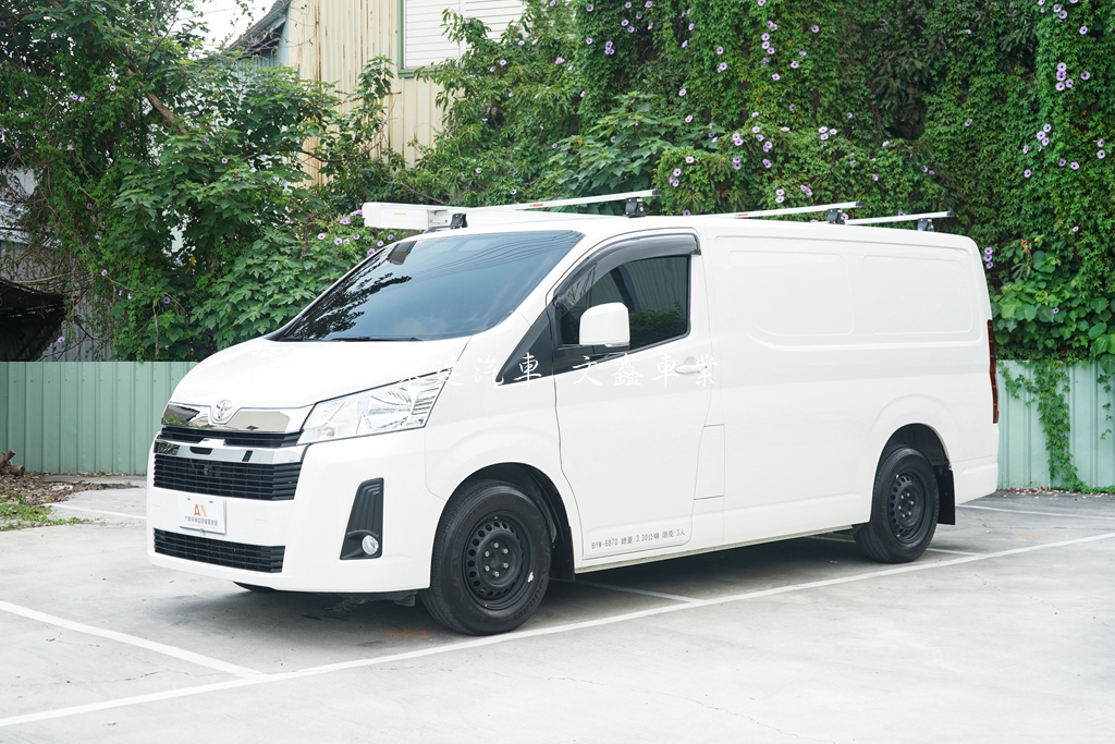 TOYOTA 2024 HIACE 2.8L0