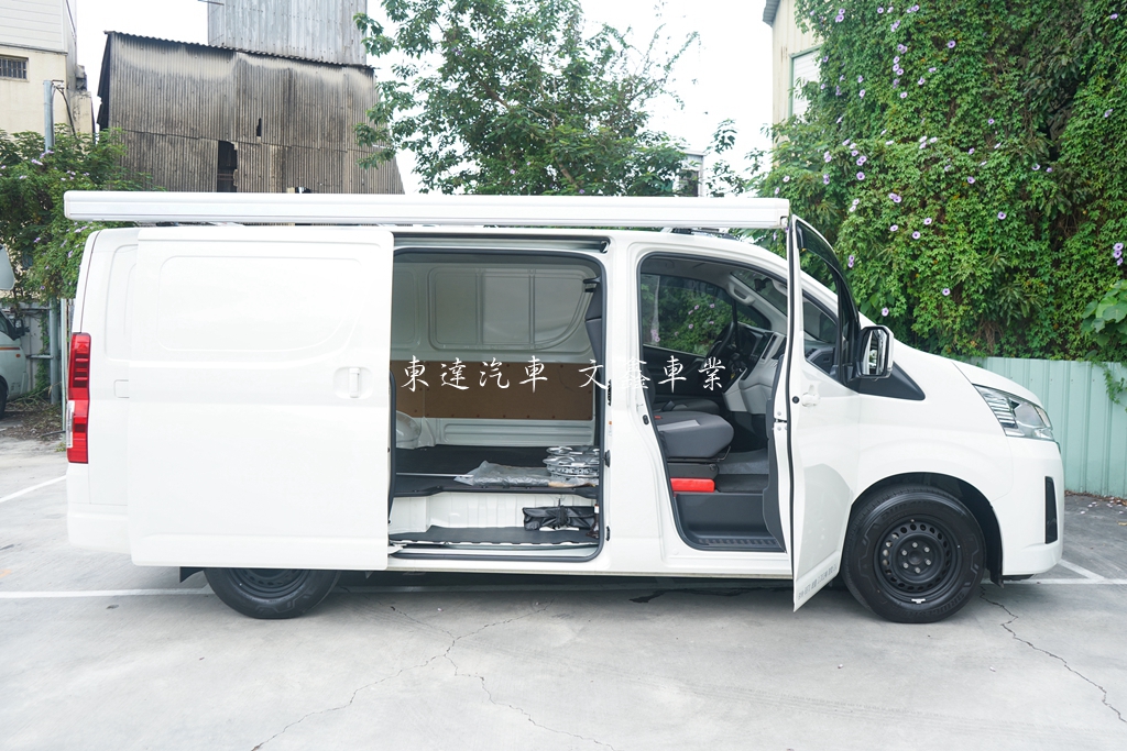TOYOTA 2024 HIACE 2.8L9