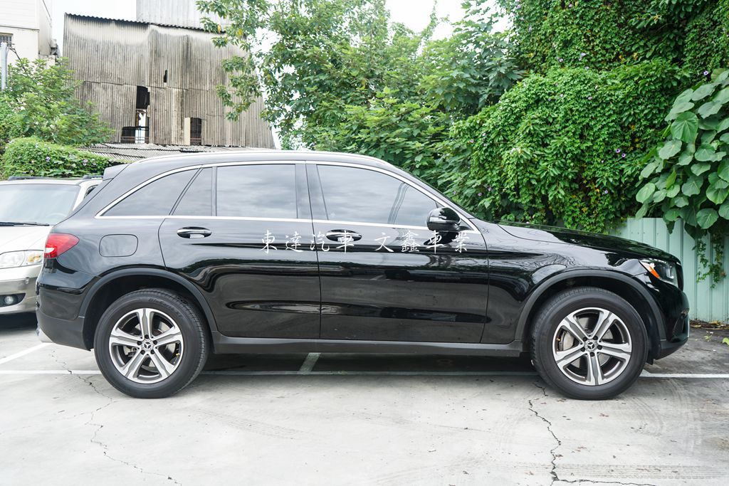 M-BENZ 2017年 GLC300 4MATIC 2.0L 3