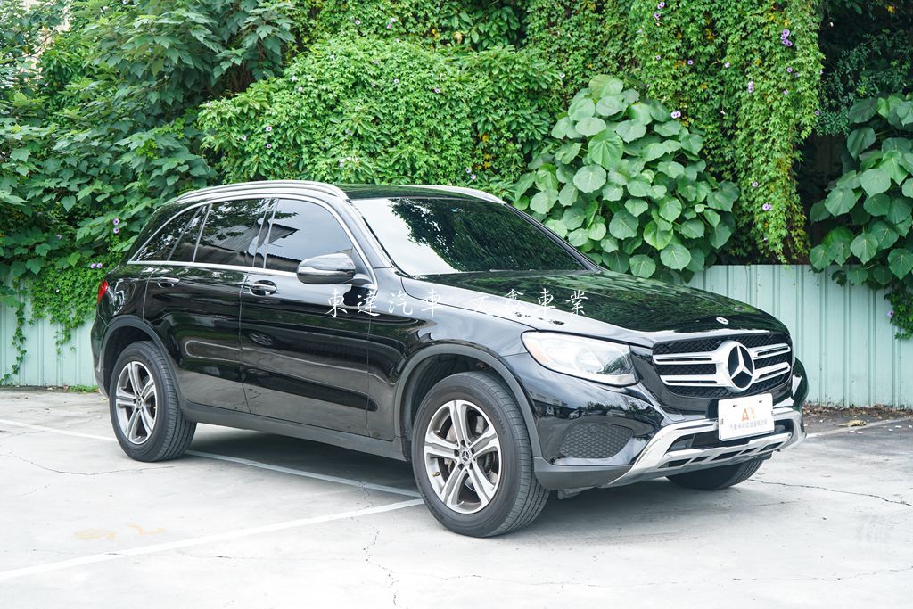 M-BENZ 2017年 GLC300 4MATIC 2.0L 2