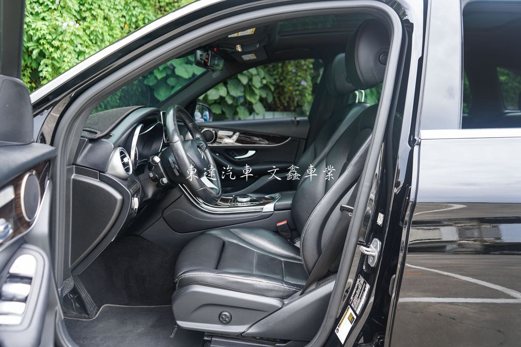 M-BENZ 2017年 GLC300 4MATIC 2.0L 9