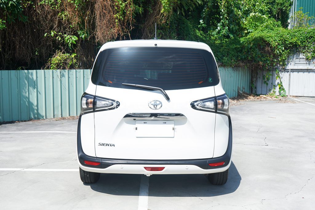 Toyota 2023 Sienta 5人座 1.8豪華＋5