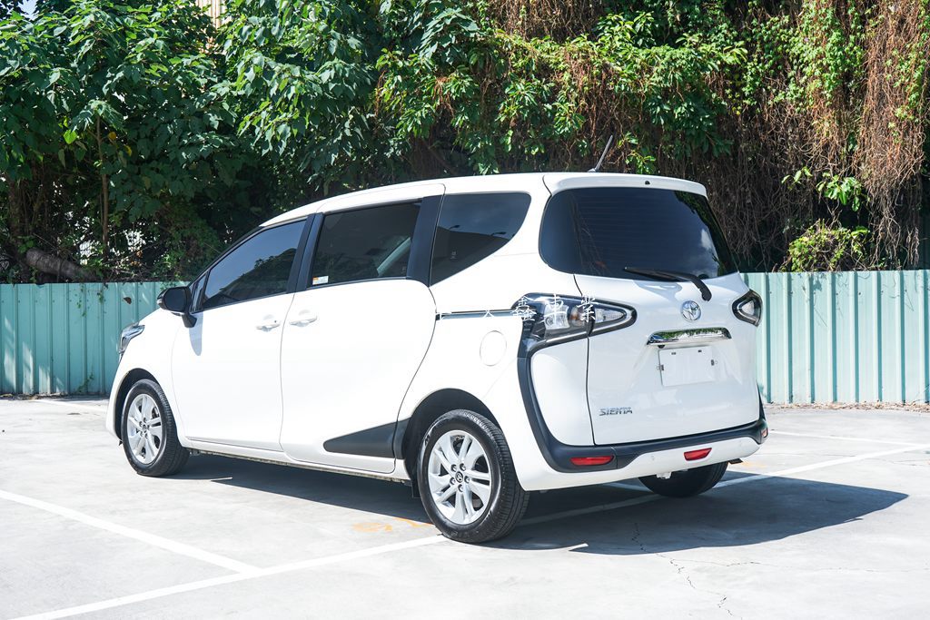Toyota 2023 Sienta 5人座 1.8豪華＋6