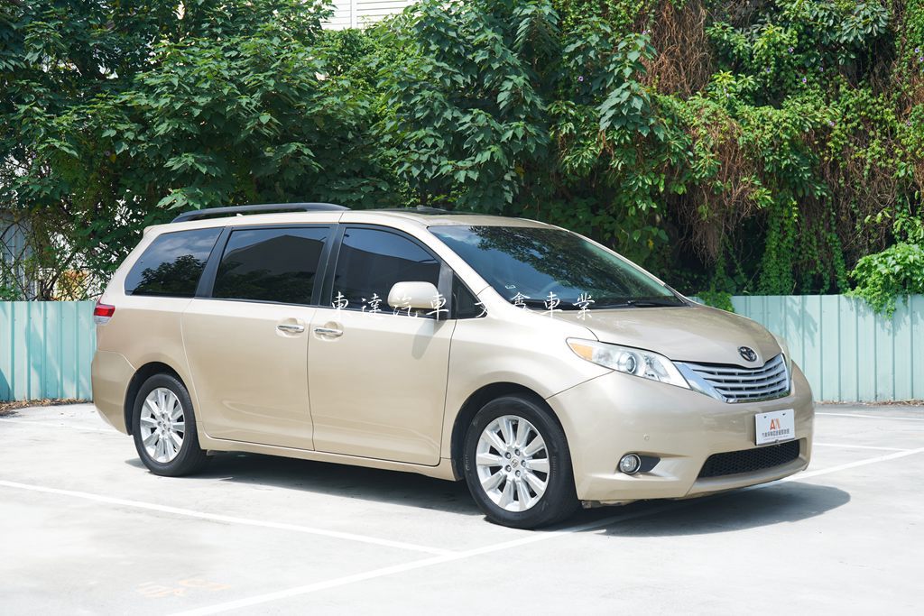 TOYOTA 2010 SIENNA 3.5 LIMITED｜豪華七人座2