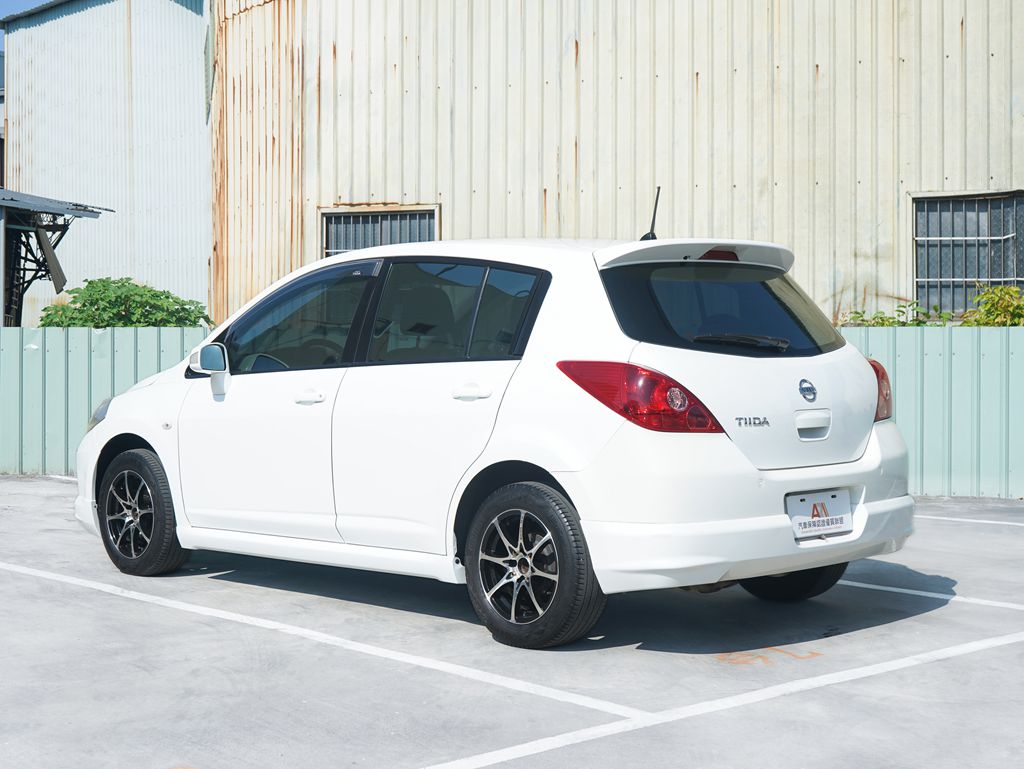 2010 Nissan 日產 Tiida 1.8 5D B6