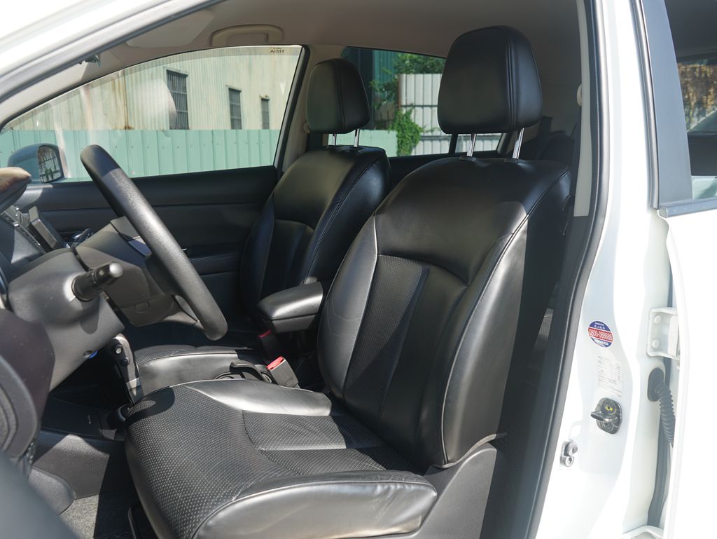 2010 Nissan 日產 Tiida 1.8 5D B12