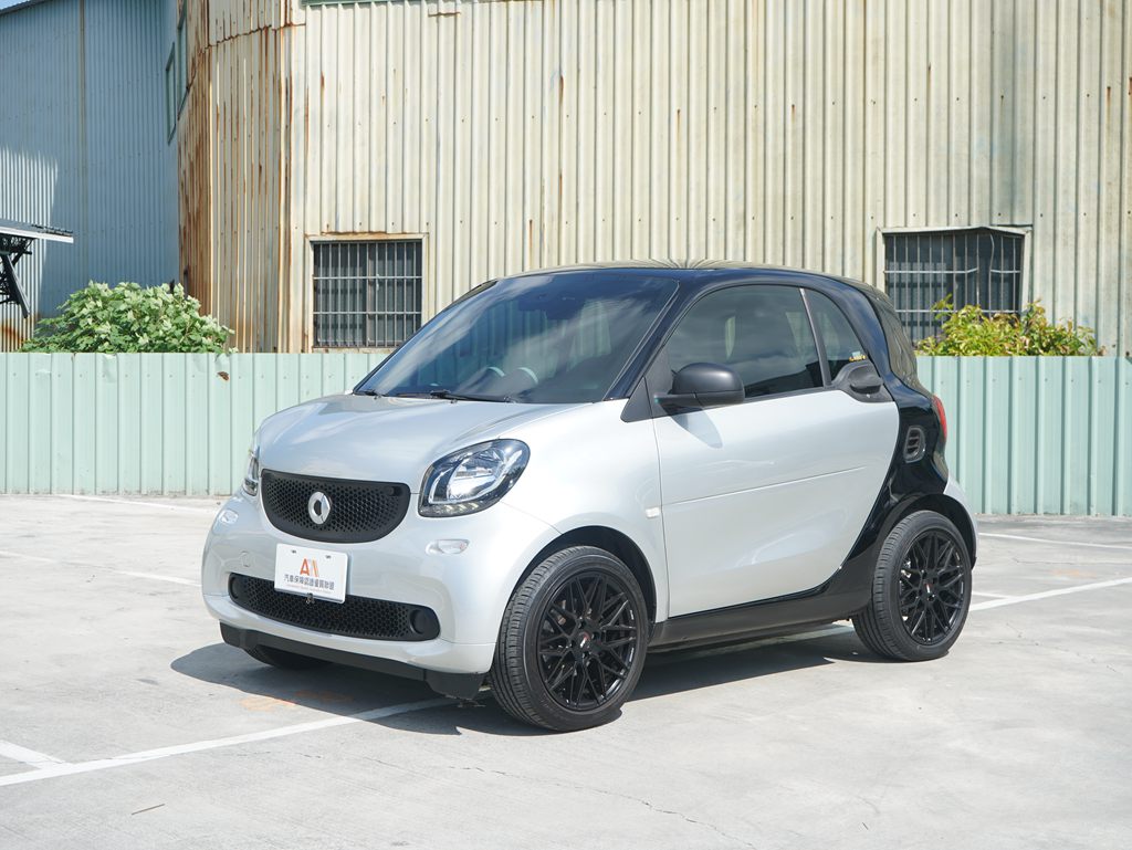 2017 Smart Fortwo 1.0L2